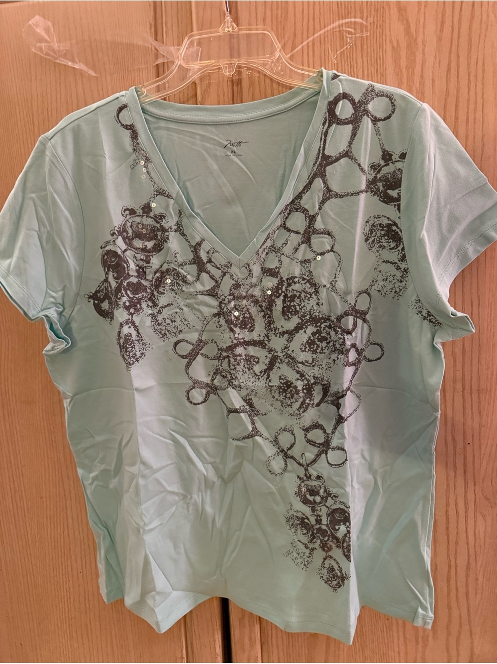 V-Neck Short Sleeve Tee with Metallic Floral Motif - Mint Green